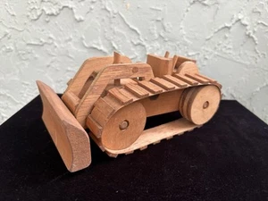 Bulldozer de madera vintage hecho a mano ecológico detallado juguete coleccionable - Imagen 1 de 8
