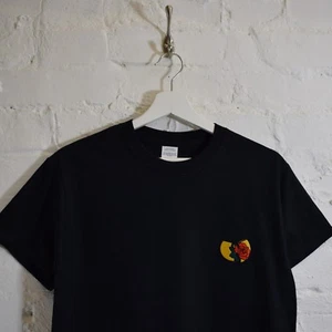 T-Shirt "W"" rosa bestickt Hip Hop Ol' Dirty schwarz von Actual Fact" - Bild 1 von 3