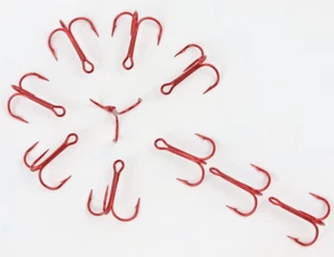 10 Pezzi Ancorette MUSTAD - Treble Ringed Red - Ref. 35647R - Size 4 - CD217 - Picture 1 of 7