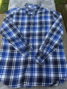 Chaps angerautes Flanellhemd Herren Medium schwarz blau weiß kariert Button Down GUC - Bild 1 von 16