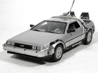 Welly Back To The Future 1 Delorean Time Machine 1/24 Scale Die-Cast Model Car - Image 1 of 4