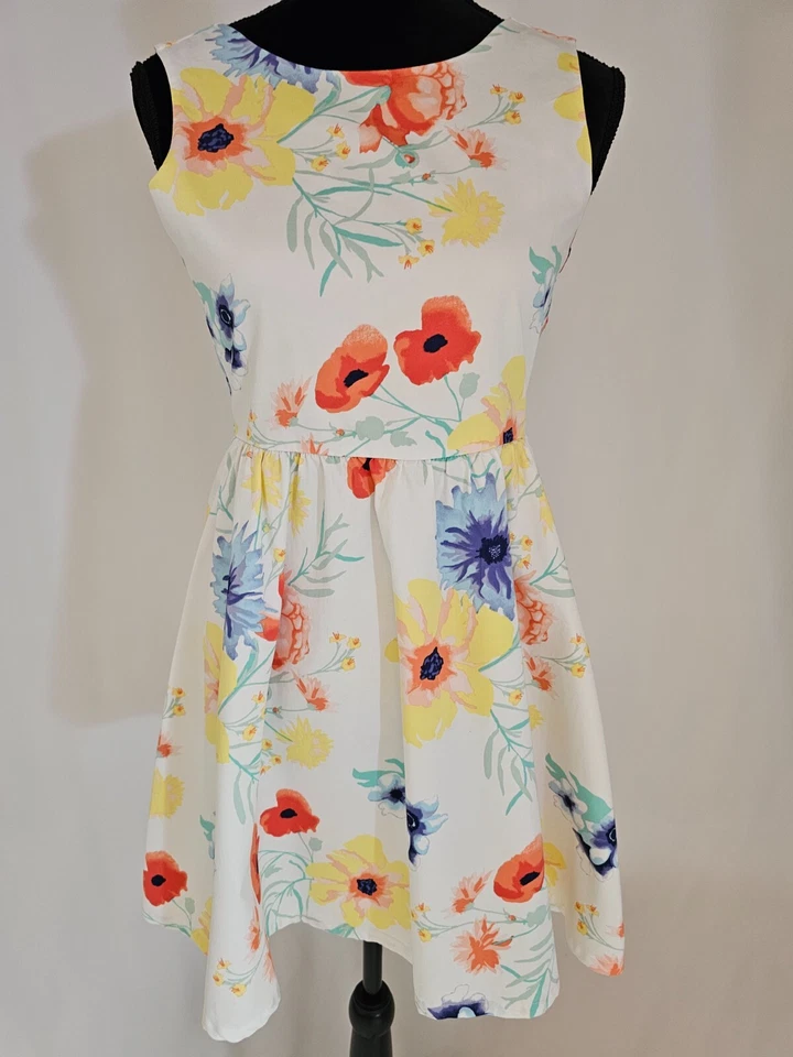 crazy 8 white floral completely lined girl dress 14          D156 - Image 1 of 4