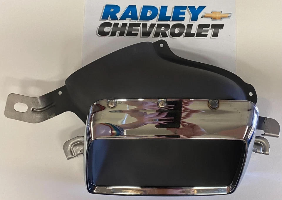 NOVO PARA-CHOQUE TRASEIRO GM OEM - EXTENSÃO DO TUBO DE ESCAPE DIREITO - MOTORES GERAIS GMC 22756942 - Imagem 1 de 1