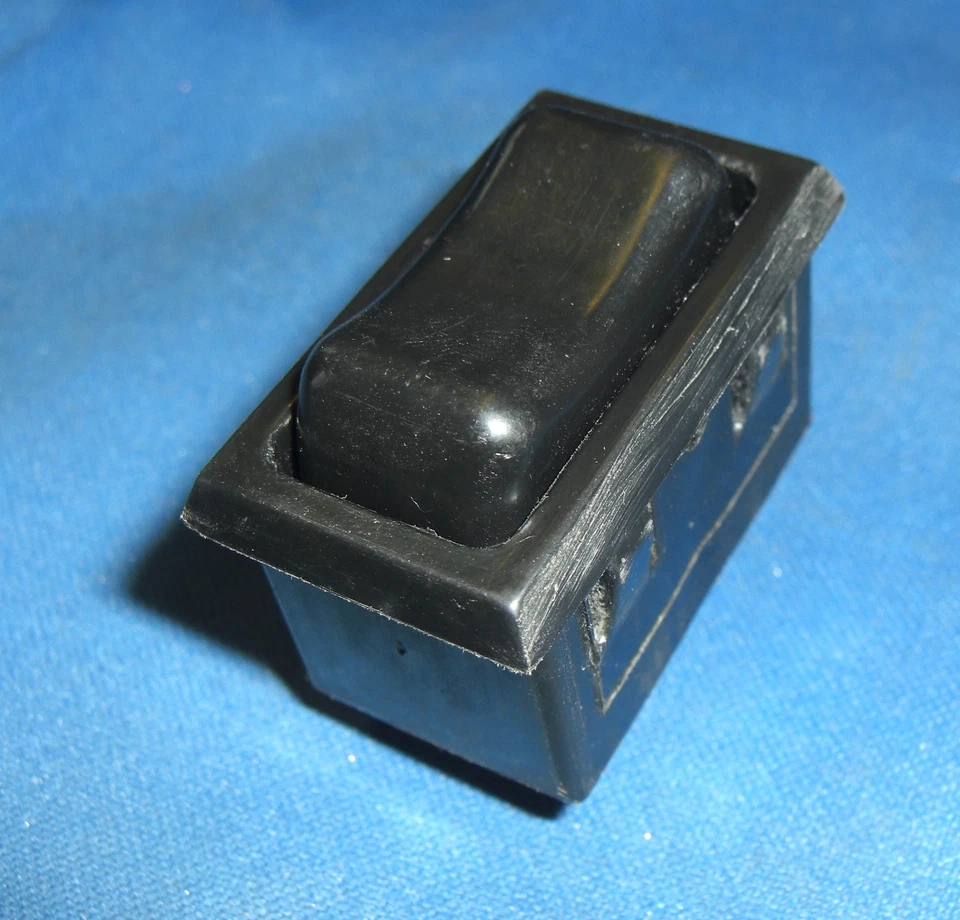 INTERRUPTOR DE VENTANA JAGUAR DAIMLER SE ADAPTA AL XJ6 XJ12 SERIES 3 DAC2747 Foto 1 de 1