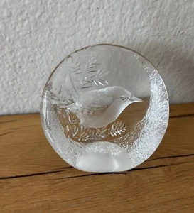 MATS JONASSON Sweden Lead Crystal Paperweight Etched Wren Bird Signed 9203 - Picture 1 of 6