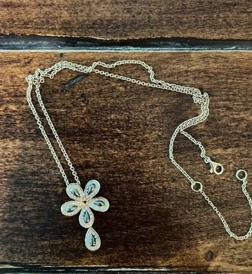 Collar Colgante Roberto Coin Oro Rosa 18k Y Diamantes Flor Con Tallo Foto 1 de 4