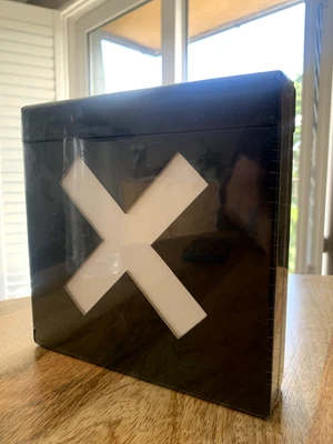 The xx – xx – 11 x 7" vinyl boxset, limited edition, rare, in mint condition - Image 1 of 2