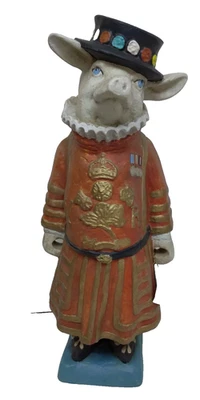 BEEFEATER PIG Estatua 24" Estatua Compuesta Pintada Torre de Londres Guardia Bar Foto 1 de 4