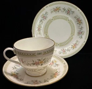 RD MINTON BROADLANDS CUP/SAUCER/6 1/2"PLATE - 1979 Fine Bone China - Trio Set - Picture 1 of 9