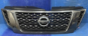 2017-2021 Nissan Armada Anteriore Superiore Griglia Cromo Con Fotocamera Crepato - Picture 1 of 19