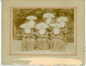 PHOTO photographie 1861, six religieuses sur un banc bonne soeur nun - Picture 1 of 2