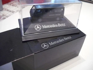 Herpa Mercedes Benz MB 100 fascinación en miniatura negro en vitrina con embalaje original HO - Imagen 1 de 2