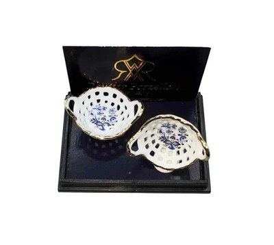 MINIATURE DOLLHOUSE 1:12 SCALE REUTTER BLUE ONION FOOD BASKETS - 1.637/5 - Image 1 of 2