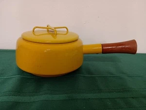 VINTAGE MCM DANSK KOBENSTYLE YELLOW ENAMEL WOOD HANDLE FONDUE POT PAN FRANCE IHQ - Picture 1 of 24