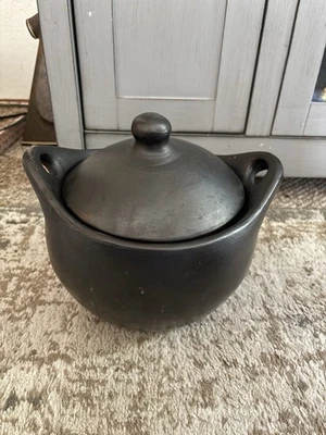 Clay Pot for Cooking with Lid Earthen Pots 5 Liters Unglazed Handmade La Chamba - Image 1 of 4