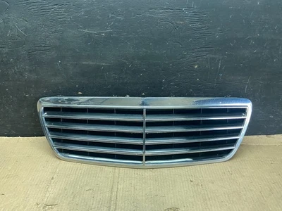 Parrilla superior delantera para Mercedes Benz Clase E 1999 a 2002 P3869 Foto 1 de 4