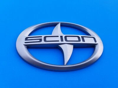 2004 2005 2006 SCION XB REAR GATE LID EMBLEM LOGO BADGE OEM 04 05 06 USED A10 - Imagem 1 de 3