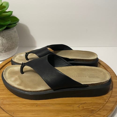 Sandali comodi ECCO Corksphere infradito in pelle nera con cinturino a T taglia 8