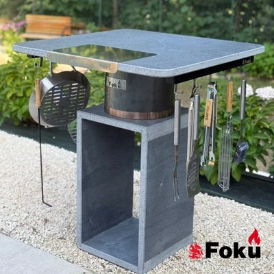 Tavolo da esterno “Poggio”  pietra lavica tagliere incluso per barbecue - Immagine 1 di 4