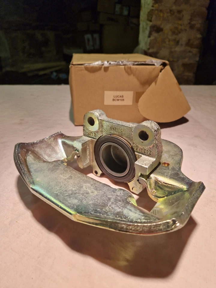 Pinza freno delantera derecha peugeot 504 Foto 1 de 3