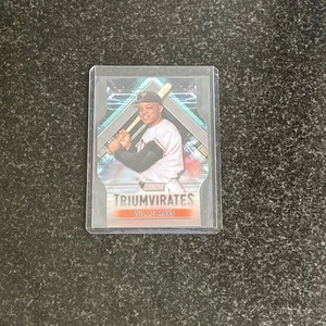 Willie Mays Triumvirates Die Cut Topps Stadium Club Chrome Baseball 2023 T-29 - Bild 1 von 3