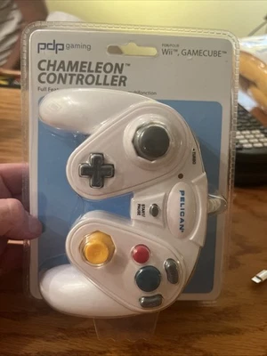 Pelican Chameleon Controller For Wii GameCube  PL-7360 - Image 1 of 4
