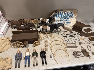 Bonanza 1966 las 4 figuras de acción con caballos Ben, Joe, Hoss, Outlaw Wagon MÁS Foto 1 de 4