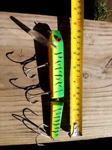 JIMMY LURE'S FIRETIGER JOINTED MUSKY MUSKIE FISHING LURE HOT TIGER - Picture 1 of 5