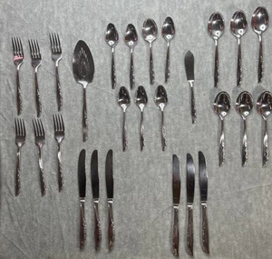 WM A ROGERS AA ONEIDA LTD "Brittany Rose" Flatware Silverware 27 Pc Set Flower - Picture 1 of 10