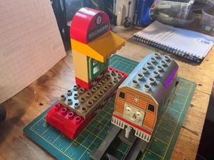 Thomas the tank engine Lego Duplo Toby set - Picture 1 of 8