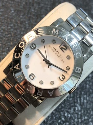 Reloj de Vestir Marc By Marc Jacobs Amy Mujer 36mm Tono Plateado Batería Nueva Foto 1 de 4