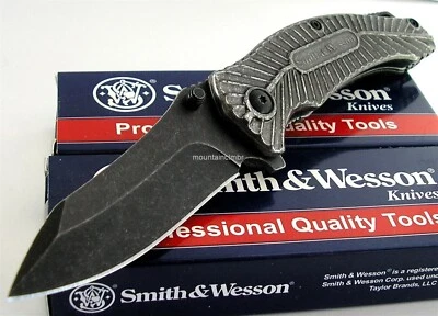 Smith & Wesson Clip Point Stone Washed Blade Pocket Folder Knife SW116 - Image 1 of 4