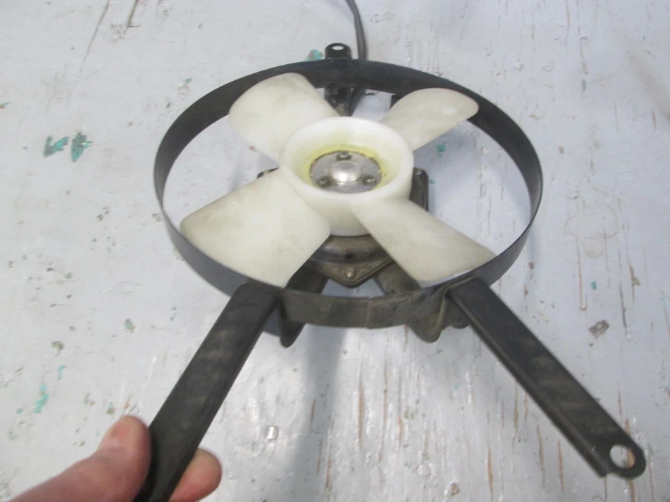 Conjunto de ventilador de radiador Kawasaki 1995 -1997 ZX1100E ( GPZ1100 ) 59502-1118 TESTADO - Imagem 1 de 4