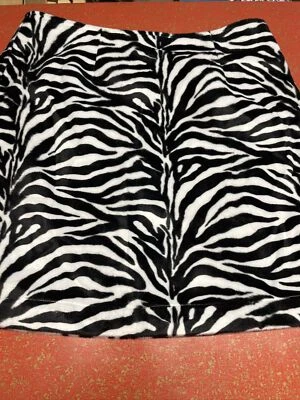 Falda con estampado de tigre Limited Too Girls talla 14 blanco y negro  Foto 1 de 4