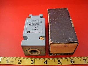 Telemecanique ZCK J11 H7 Limit Switch Body ZCK-J11 H7 A600-Q600 Nib New - Picture 1 of 5