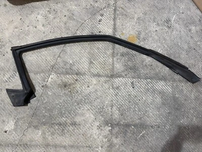 Nissan 370Z 2009-2020 cupé puerta lateral derecha tira meteorológica sello de goma 768601ea0a Foto 1 de 4