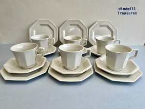 6 TRÍOS DE TAZAS Y PLATILLOS Y TETERAS BLANCAS JOHNSON BROTHERS HERITAGE DE COLECCIÓN - Imagen 1 de 15