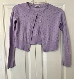 Cat & Jack Mädchen Pointelle Eyelet Cardigan Pullover Lavendel Weich Gr. 6/7 Neu - Bild 1 von 6