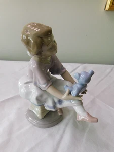 Figura Lladro España Mejores Amigos Niña con Oso de Peluche 7620 - Imagen 1 de 12