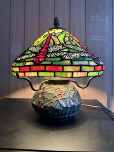 Libelle Tiffany Stil Tischlampe ca. 13” hoch 12” breit - Bild 1 von 24