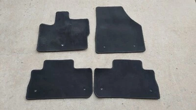 2008 - 2012 LAND ROVER LR2  FLOOR MAT SET - Image 1 of 4