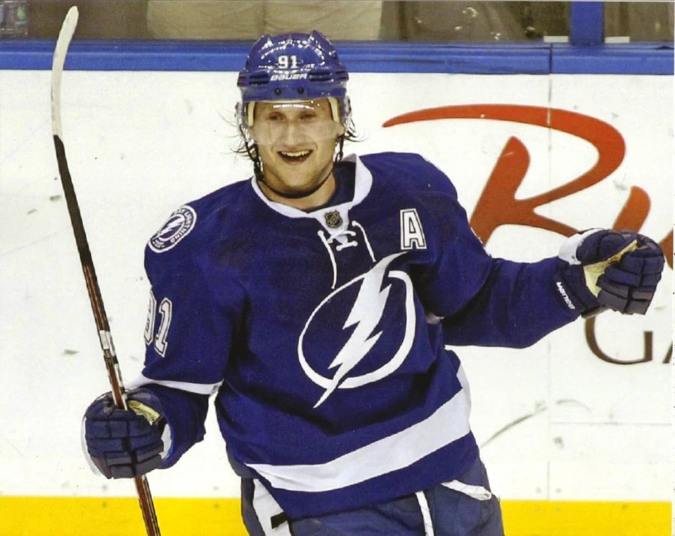 Steven Stamkos Tampa Bay Lightning Glossy 8x10 Color Photo - Image 1 of 1