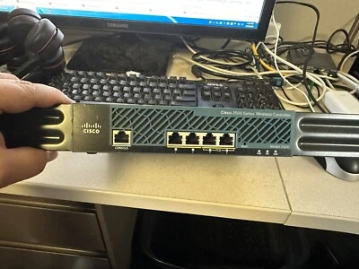 CISCO AIR-CT2504-K9 V03 2500 SERIES WIRELESS CONTROLLER - Image 1 of 3