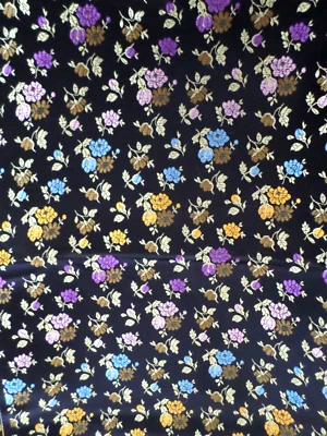 Tela de seda sintética brocado damasco vintage negra/dorada/púrpura floral 2 yardas x 46" Foto 1 de 4