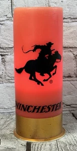 Winchester Cowboy Logo LED Candela Fucile Stile Conchiglia 8" Luce Rossa Timer - Foto 1 di 7