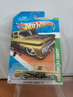 Chevy P/U Hot Wheels 2011 Treasure Hunt Custom '62 en dorado con ruedas PR5 Foto 1 de 4