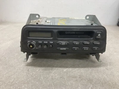 95 SATURN S SERIES FACTORY DELCO AM FM CASSETTE ID 21023480 - Image 1 of 4