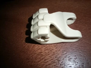 1 Bionicle Lego 93575 Hero Factory Fist Tan with Axle Hole - 4 fingers WYSIWYG - Picture 1 of 12