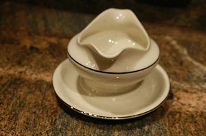 Gateway China Wedding Band Footed Gravy Boat - Mint Cond, used for display only - Picture 1 of 3