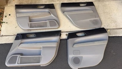 Subaru Forester 2003-2008 modelo 2,5X conjunto de 4 paneles de puertas OEM usado Foto 1 de 4